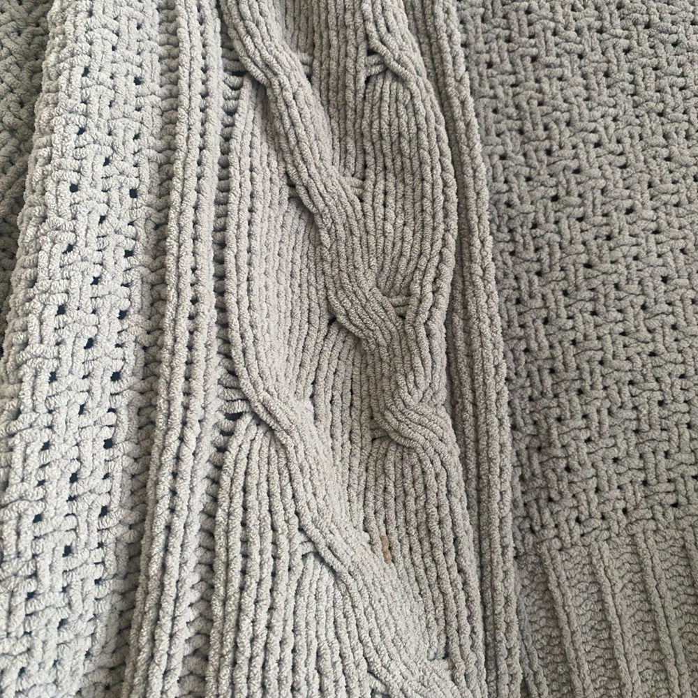 Chunky Gray Cable Knit Cropped Cardigan - Picture 2 of 3